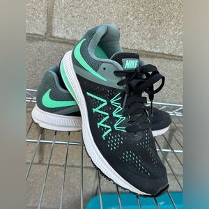 Nike zoom winflo3 black and turquoise